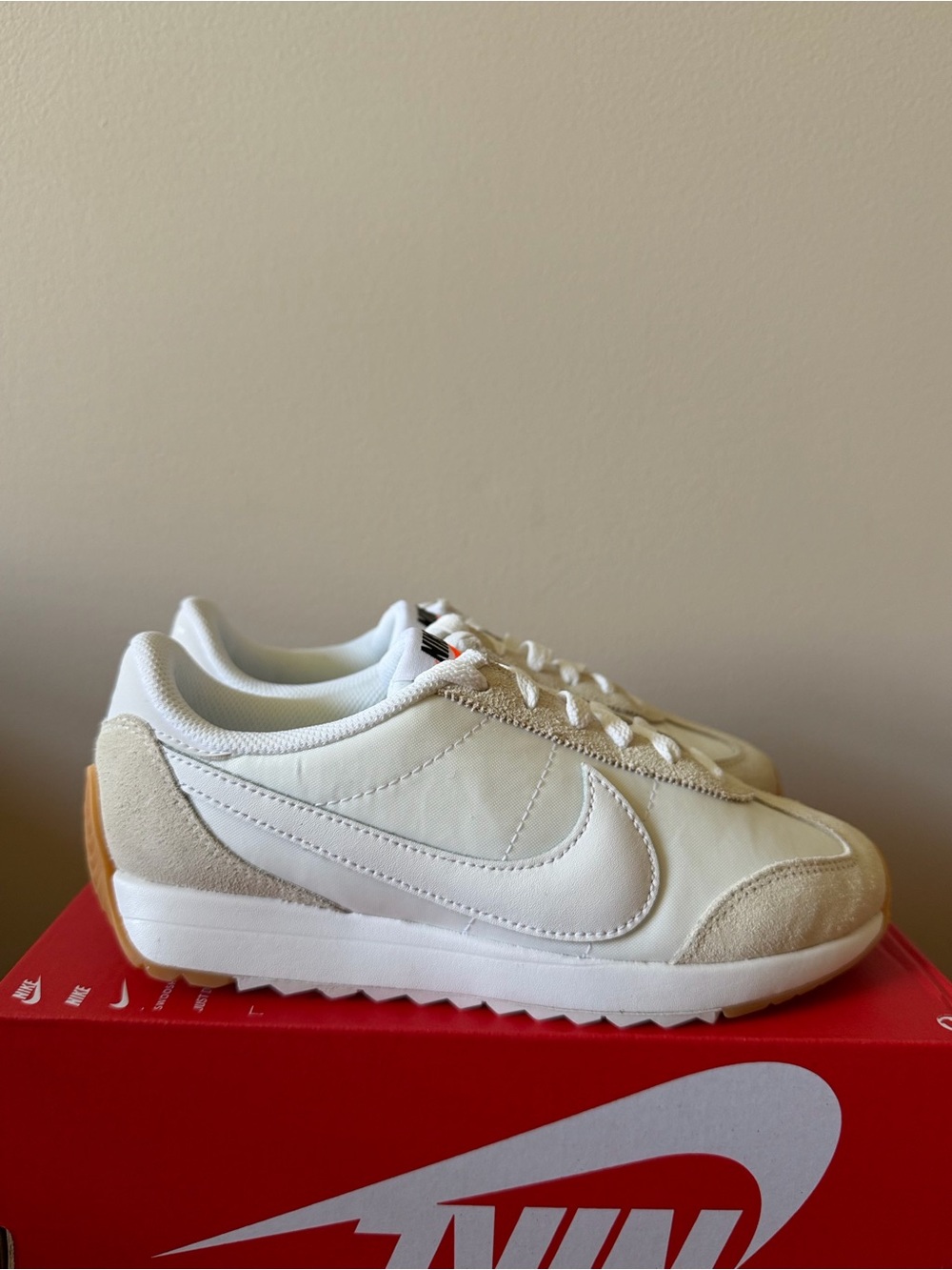 Nike Pacific White HM4771-103 Women’s Size 9.5